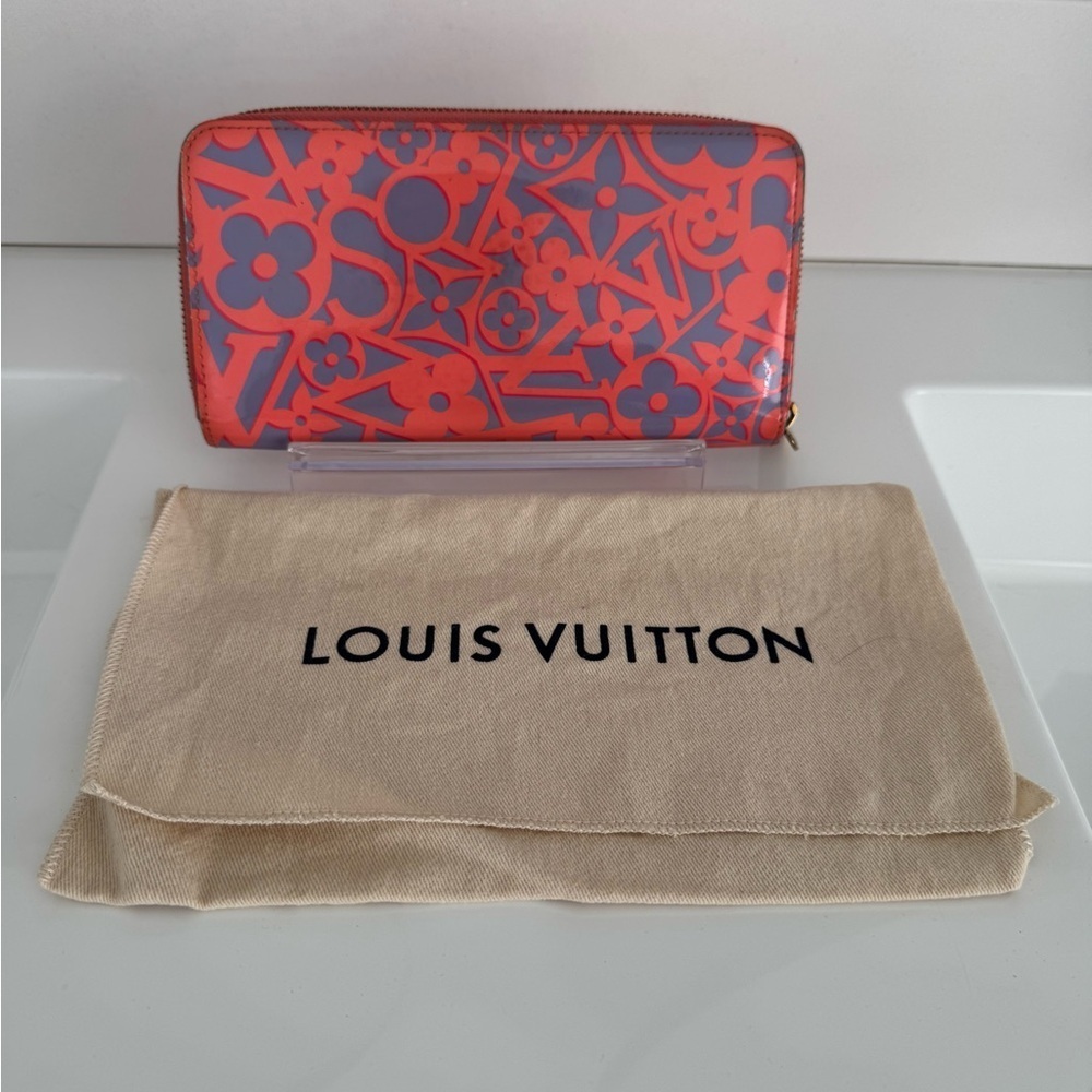 Louis Vuitton Sweet Monogram Vernis Zippy Wallet Coral Pink Limited Edition - Picture 9 of 16